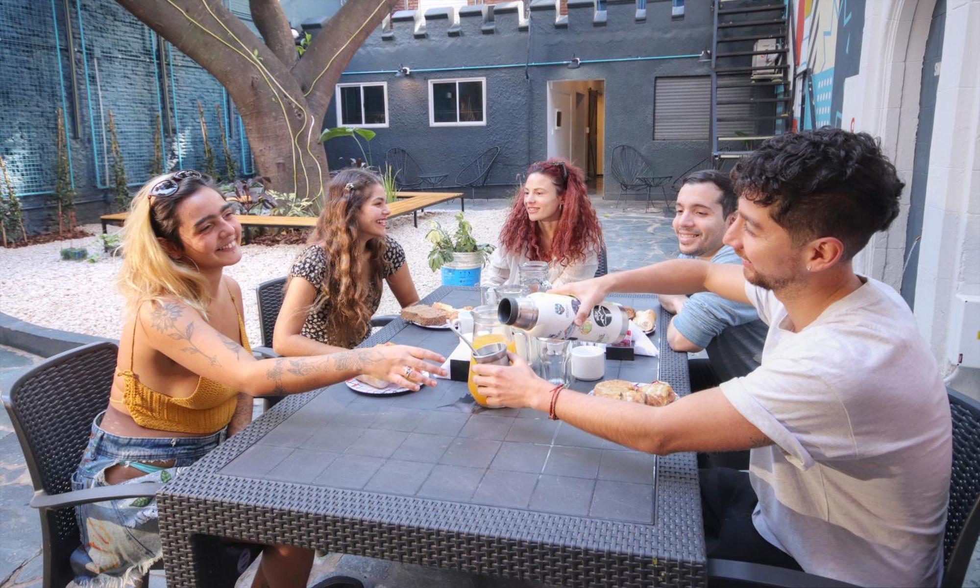 Play Hostel Garden Buenos Aires Exterior photo